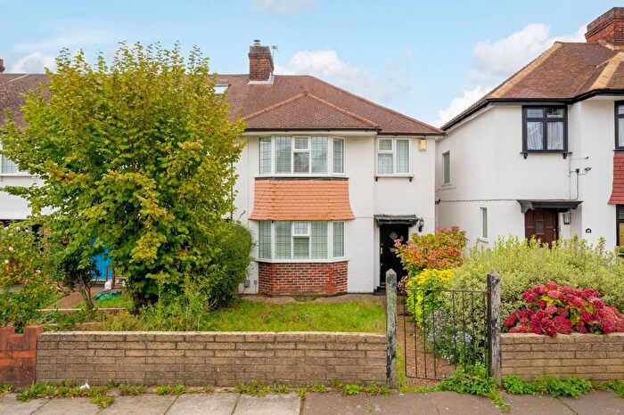 3 Bedroom End Terrace House For Sale In Lamberhurst Road, West Norwood, London, SE27