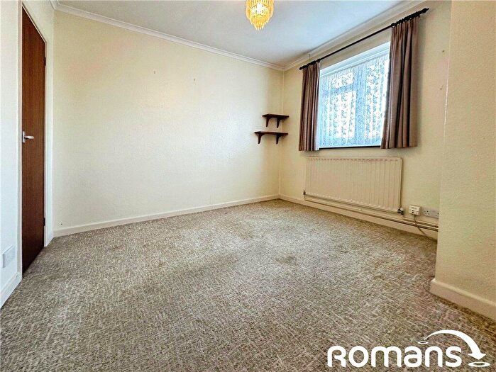 2 Bedroom Bungalow For Sale In Bannard Road, Maidenhead, Berkshire, SL6