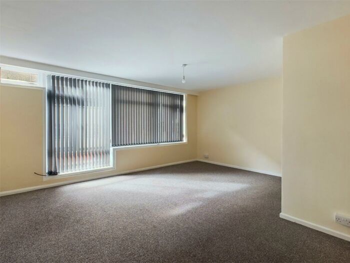 3 Bedroom Maisonette To Rent In College Road, Doncaster, South Yorkshire, DN1