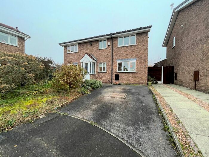 4 Bedroom Detached House For Sale In Hiltons Farm Close, Audenshaw, M34