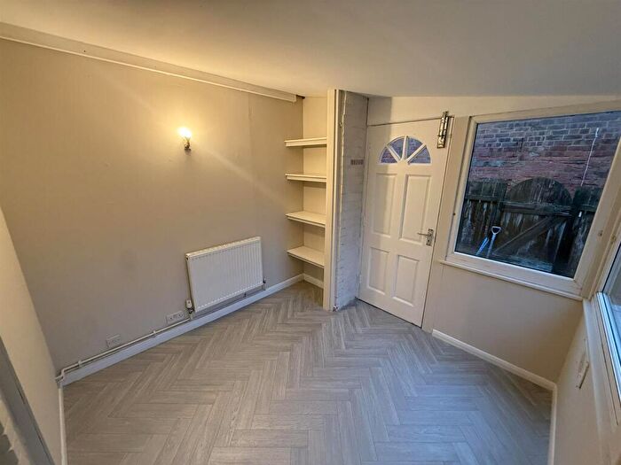 2 Bedroom Terraced House To Rent In Haworth Street, Cottingham Road, Hull, HU6