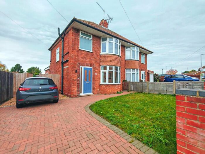 3 Bedroom Semi Detached House To Rent In Larchcroft Road Ipswich, IP1