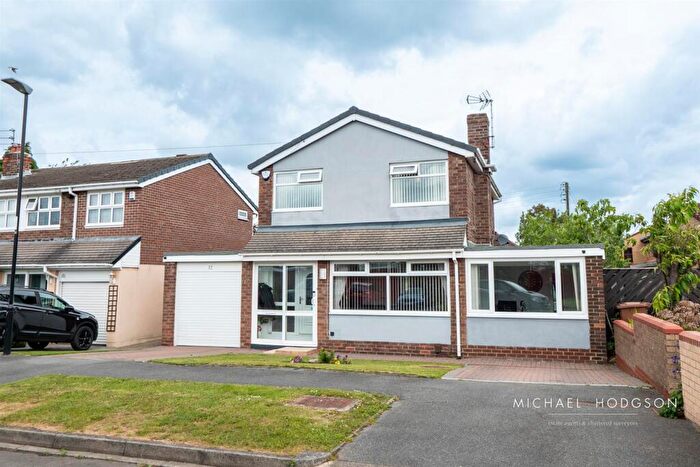 3 Bedroom Detached House For Sale In Oakfield Close, East Herrington, Sunderland, SR3