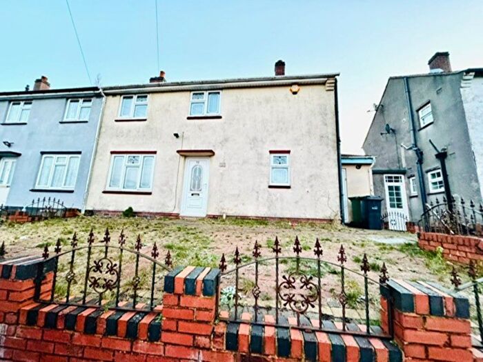 3 Bedroom Terraced House To Rent In Highview Street, Dudley, DY2