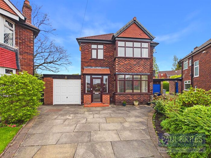 3 Bedroom Detached House For Sale In Andrews Avenue, Flixton, Trafford, M41