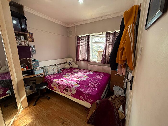 2 Bedroom Flat To Rent In Lady Margaret Road, Southall, UB1