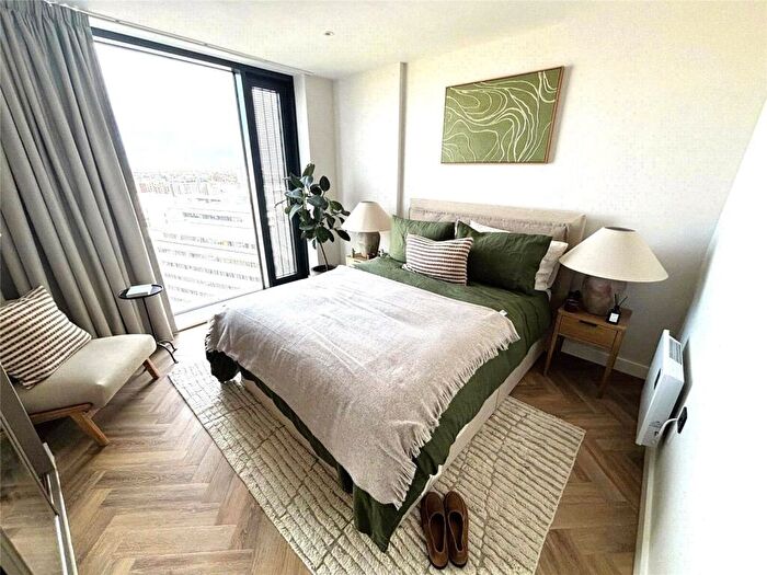 2 Bedroom Apartment To Rent In One Eastside, Jennens Road, Birmingham, West Midlands, B4