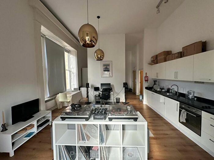 1 Bedroom Apartment To Rent In Town Hall, Bexley Sq, Manchester, M3