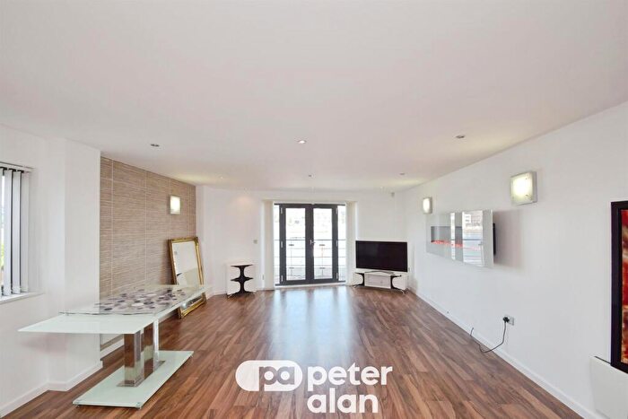 2 Bedroom Flat For Sale In Kings Road, Swansea, SA1