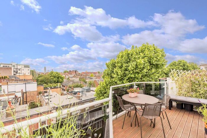 3 Bedroom Flat To Rent In Tite Street, Chelsea, London, SW3