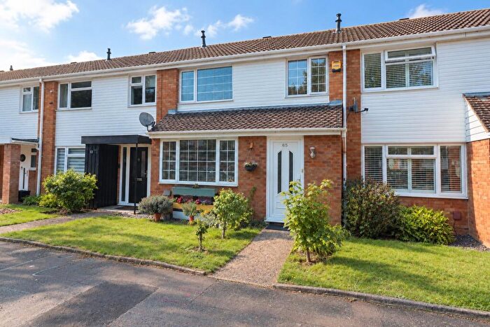3 Bedroom Terraced House For Sale In Bracklesham Gardens, Luton, Bedfordshire, LU2
