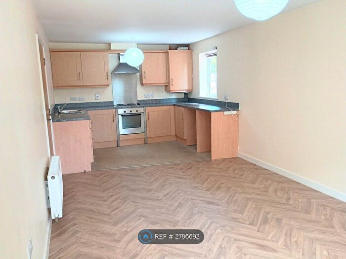 2 Bedroom Flat To Rent In Jessop House, Runcorn, WA7