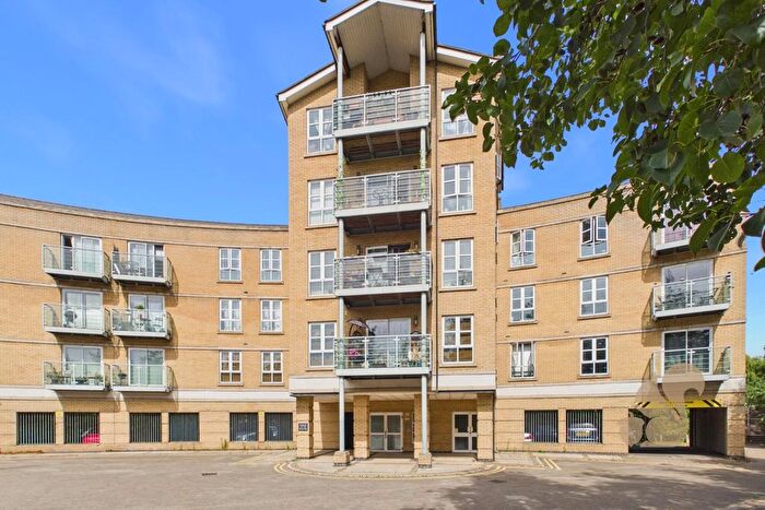 2 Bedroom Flat For Sale In Rotary Way, Colchester, CO3