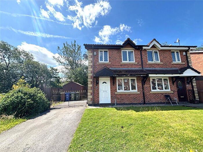 3 Bedroom Semi-Detached House To Rent In Twinegate, Rochdale, OL12