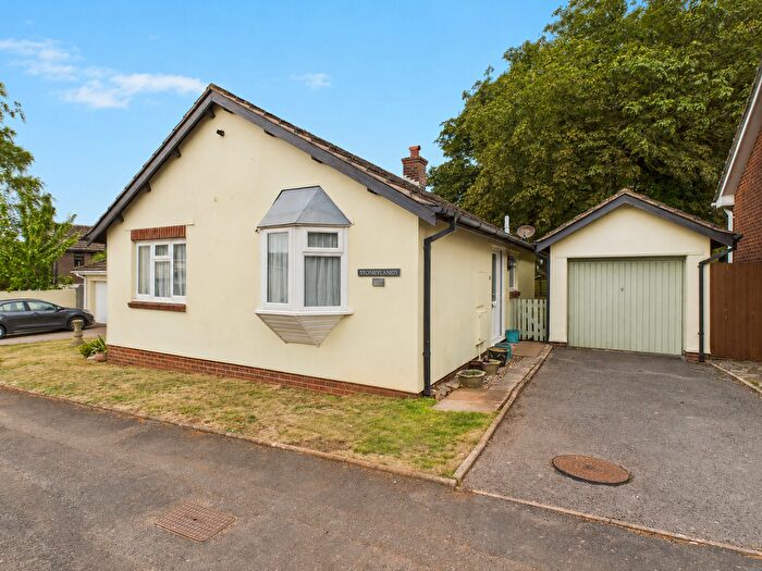 2 Bedroom Bungalow To Rent In Freshwater Drive, Paignton, TQ4