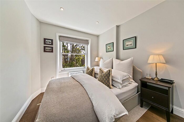 1 Bedroom Flat For Sale In Richmond Road, East Twickenham, TW1