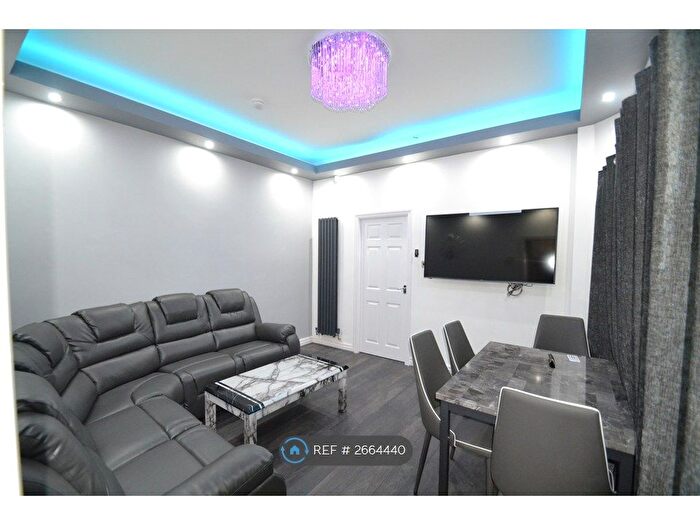 6 Bedroom Terraced House To Rent In Belgrave Avenue, Manchester, M14