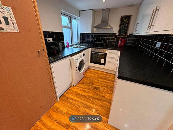 2 Bedroom Flat To Rent In Perth Road, London, N22