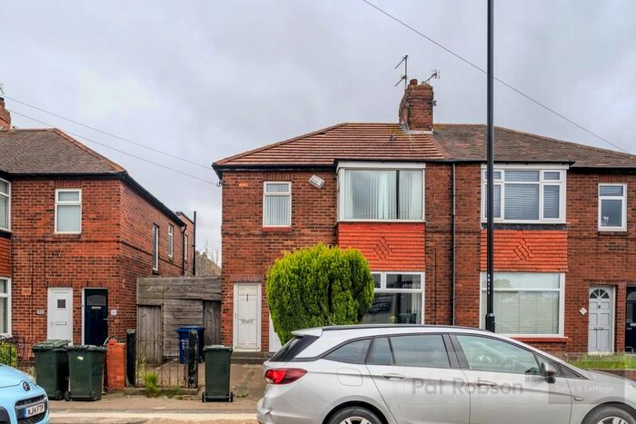 2 Bedroom Flat To Rent In Benfield Road, Newcastle Upon Tyne, NE6