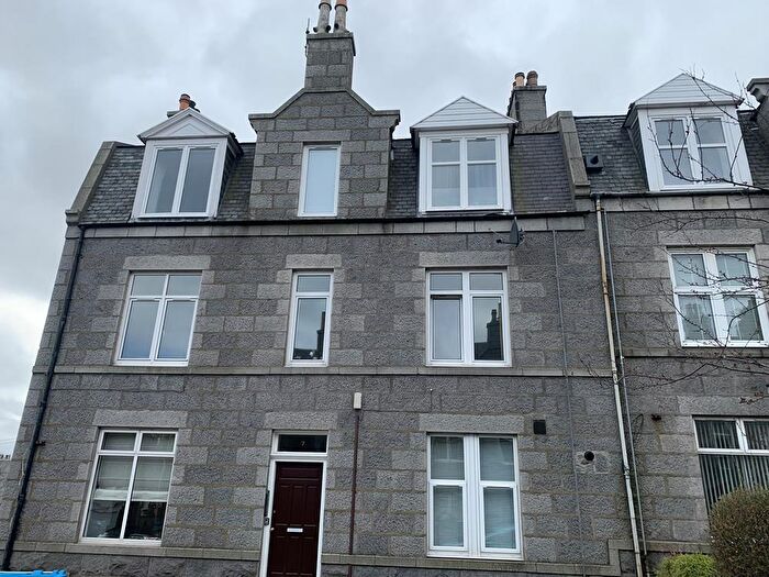1 Bedroom Flat To Rent In Pitstruan Place, Top Right, AB10