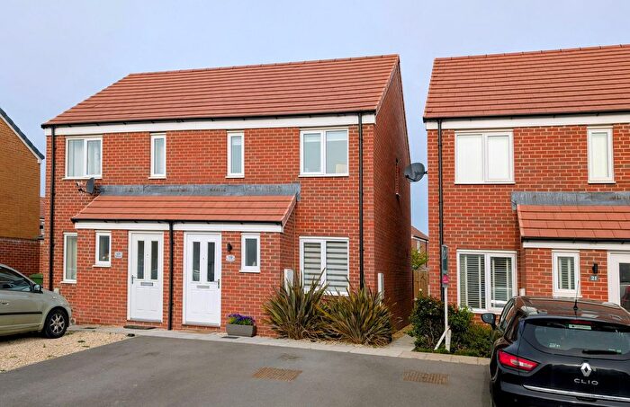 2 Bedroom Semi Detached House For Sale In Dakota Drive, Grove, OX12