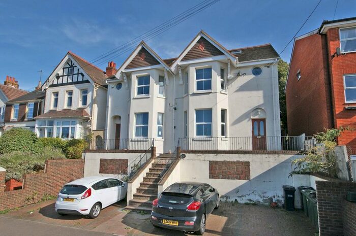 1 Bedroom Flat To Rent In Brambletye Park Road, Redhill, RH1