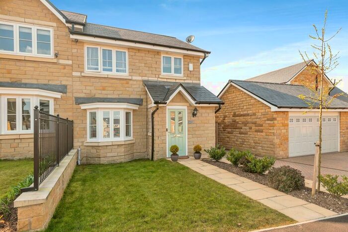 3 Bedroom Semi-Detached House For Sale In Boshaw View, Hade Edge, Holmfirth, HD9