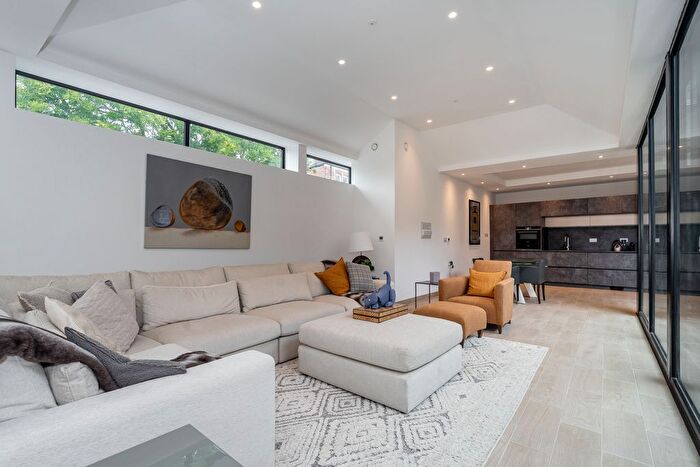 4 Bedroom Detached House For Sale In Peploe Road, London, NW6