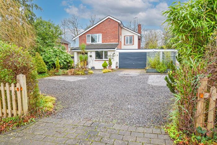 4 Bedroom Detached House For Sale In Thompsons Lane, Denmead, Waterlooville, PO7