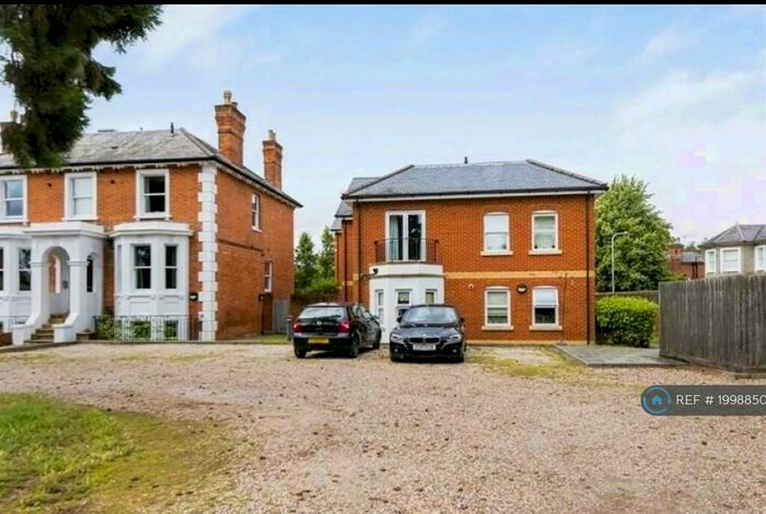 1 Bedroom Flat To Rent In Aviator Place, Reading, RG1