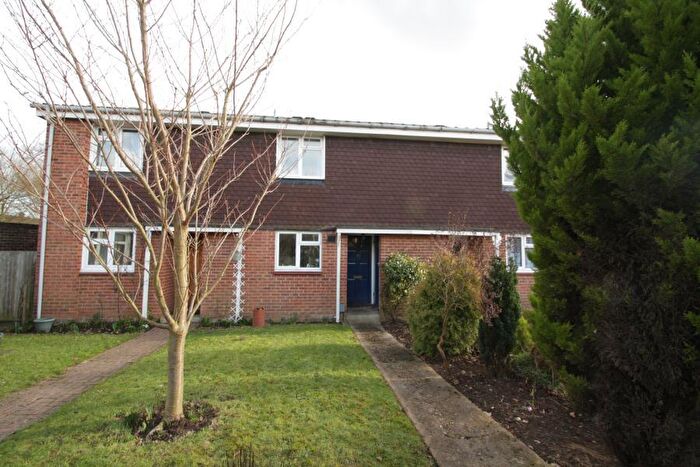 2 Bedroom Terraced House To Rent In Woking, Surrey, GU21