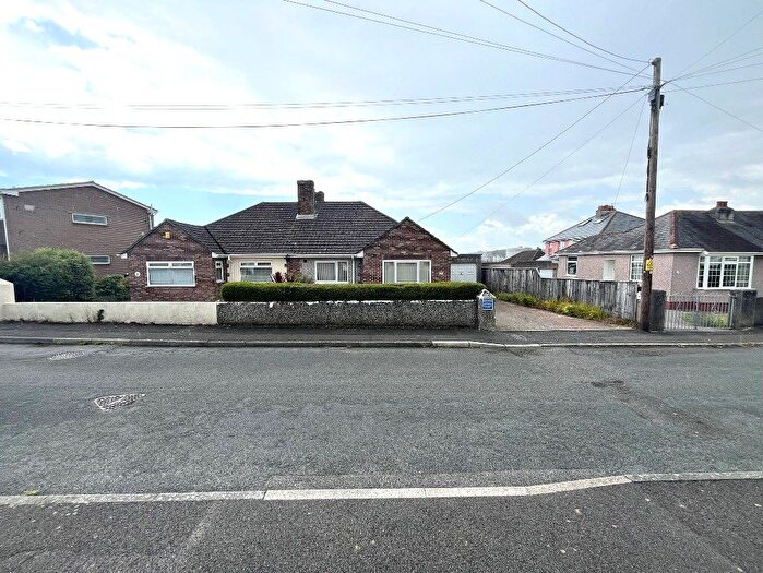 2 Bedroom Bungalow To Rent In Endsleigh Road, Plymouth, PL9