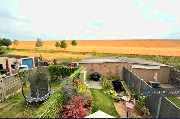 3 Bedroom Terraced House To Rent In Laburnum Grove, Langley, SL3