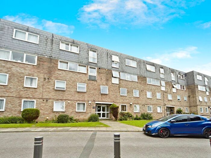 2 Bedroom Flat To Rent In London Road, London, SW16