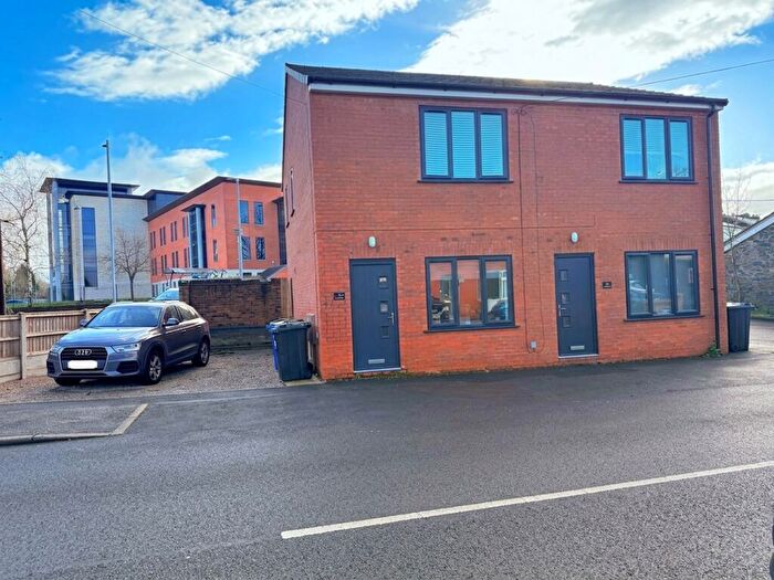 2 Bedroom Apartment To Rent In Apt, Smith Street, Hyde, SK14