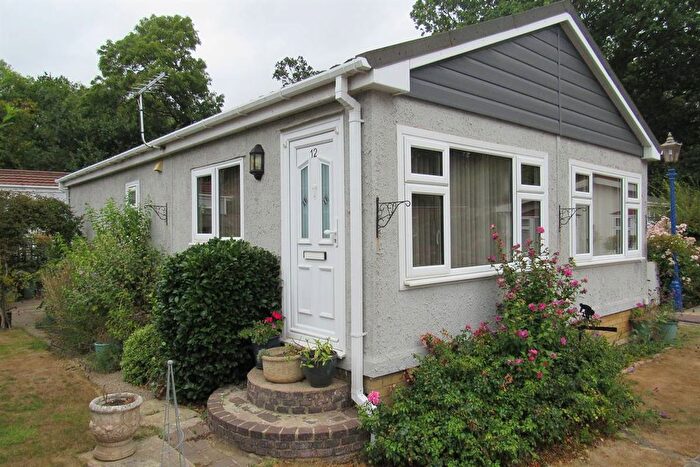 2 Bedroom Park Home For Sale In Dengrove Park, Shalloak Road, Broad Oak, Canterbury, CT2