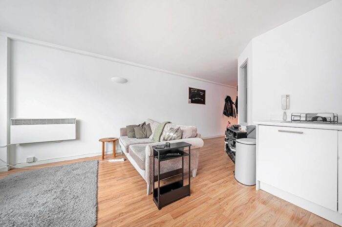 1 Bedroom Flat For Sale In Marco Island, Nottingham, NG1