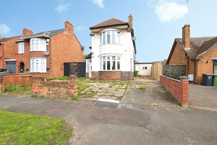 4 Bedroom Detached House For Sale In Bishops Road, Peterborough, PE1