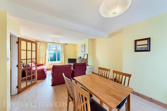 3 Bedroom Property To Rent In Dawnay Road, London, SW18