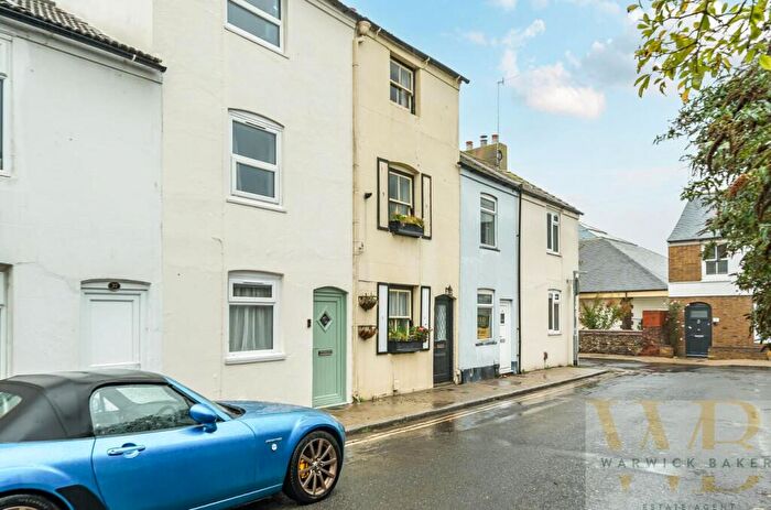 2 Bedroom House For Sale In Ship Street, Shoreham-By-Sea, BN43
