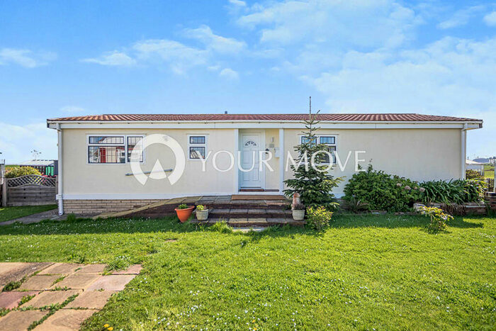 2 Bedroom Detached House For Sale In Kingsmead Park, Allhallows, Rochester, Kent, ME3