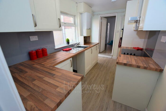 5 Bedroom Terraced House To Rent In Queens Road, Northampton, NN1