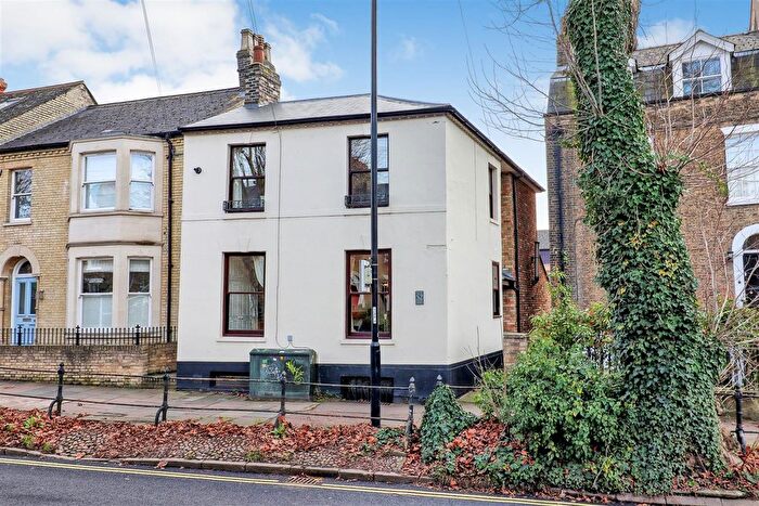 4 Bedroom Detached House For Sale In Maids Causeway, Cambridge, CB5