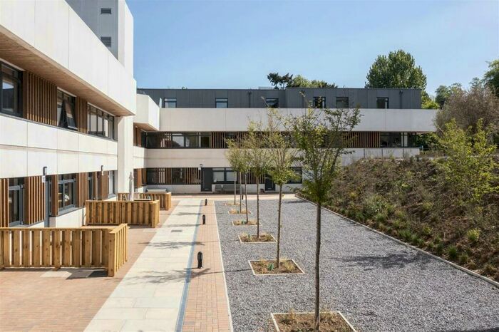 1 Bedroom Flat To Rent In Hopewood Park, Dorking, RH5