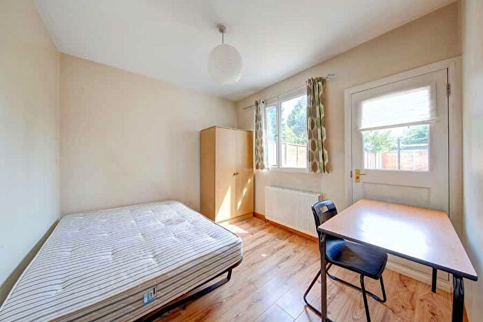 4 Bedroom Terraced House To Rent In Portland Road, KT1