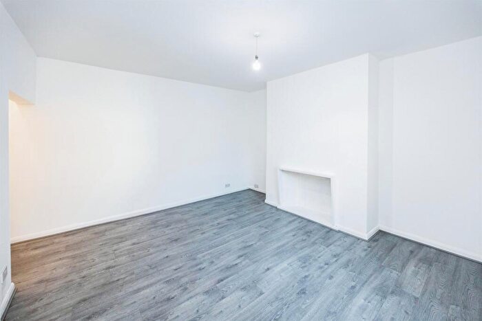 2 Bedroom House To Rent In Adelaide Street, Halifax, HX1