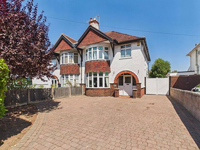 3 Bedroom Semi Detached House For Sale In Stroud Road, Gloucester, GL1