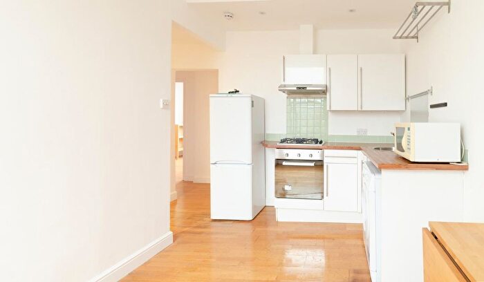 1 Bedroom Flat To Rent In Blackstock Road, London, N4