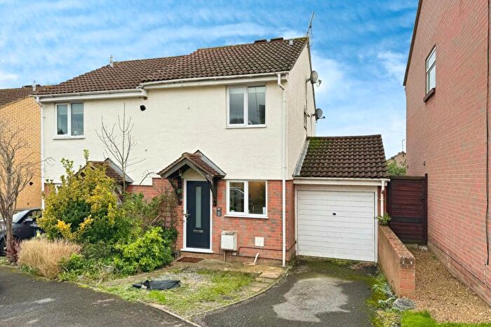 2 Bedroom Semi-Detached House To Rent In Sparrow Close, Wokingham, RG41