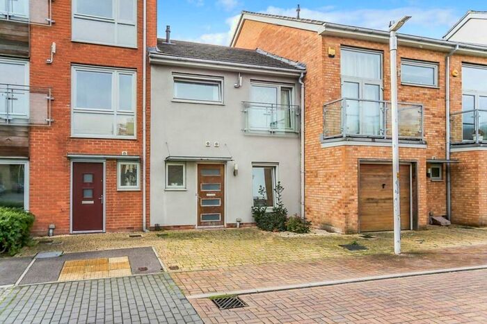 2 Bedroom Terraced House To Rent In Waylen Gardens, Dartford, Kent, DA1